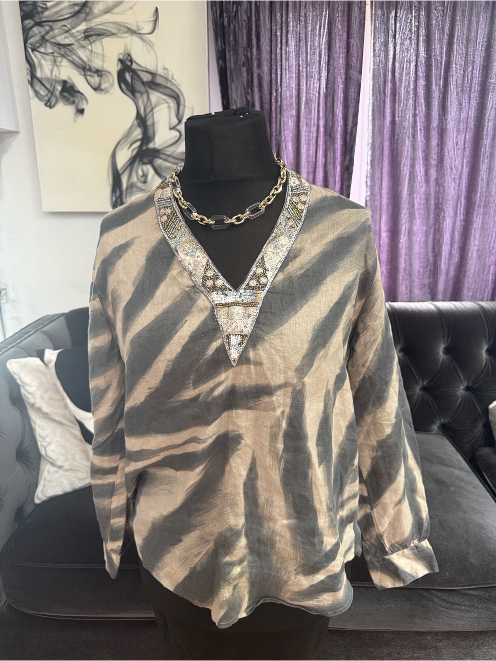 120% Lino Animal Print Embellished V-Neck Linen Long Sleeve Tunic Top